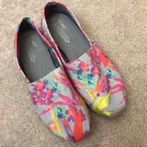 Toms Spring Floral Classics size 9